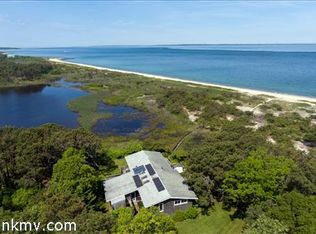 8 Sagamore Ave, Tisbury, MA 02568