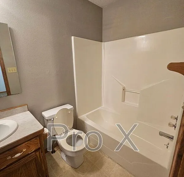 512 E Park St #A — Photo 8
