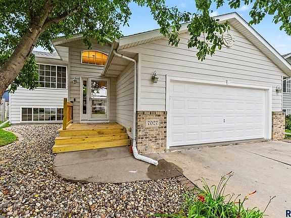 3rd image of 7027 W 50th St