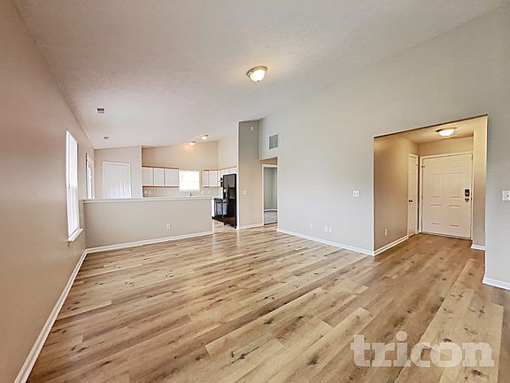 3rd image of 1270 Sherwood Dr