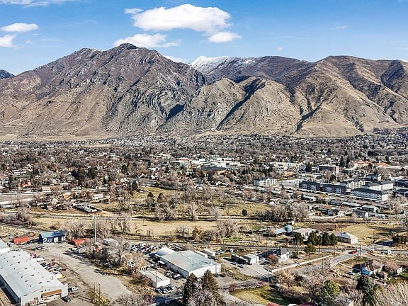 4th image of 234 W 700th St S