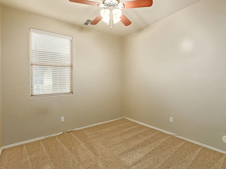7419 W Glass Ln — Photo 21