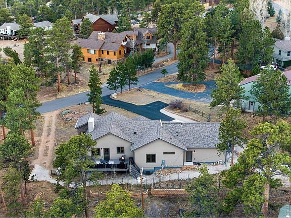 3rd image of 1042 Pine Knoll Dr