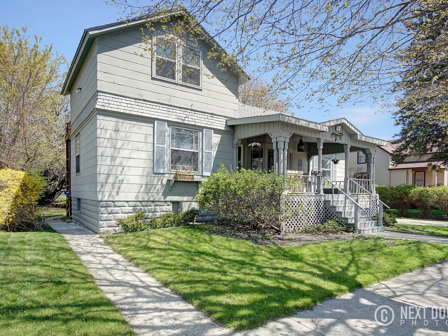 706 W Loomis St — Photo 1