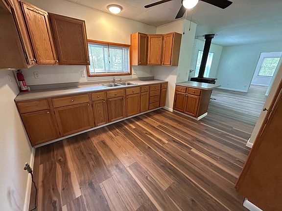 2nd image of 2544 Park Rd