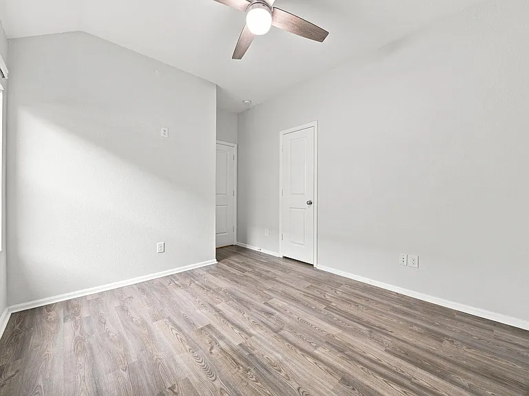 19114 Sangro Dr — Photo 18