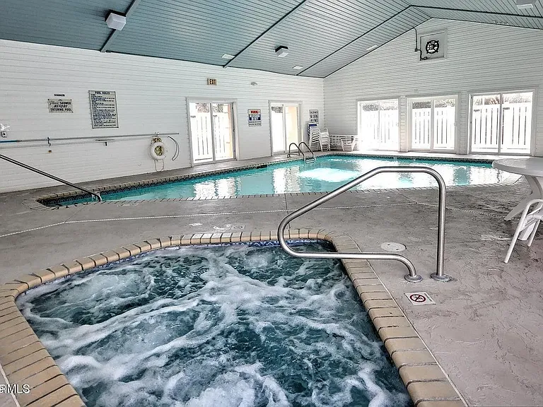 908 Resort Cir #201 — Photo 15