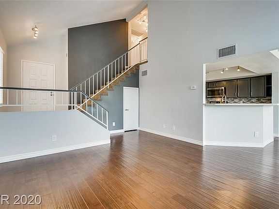 4th image of 445 Warmside Dr
