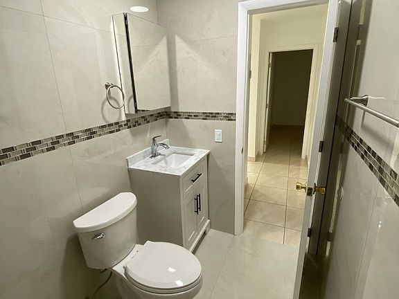 5th image of 1605 NW 31st St #1605