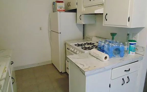 5th image of 1022 34th Ave N #1024