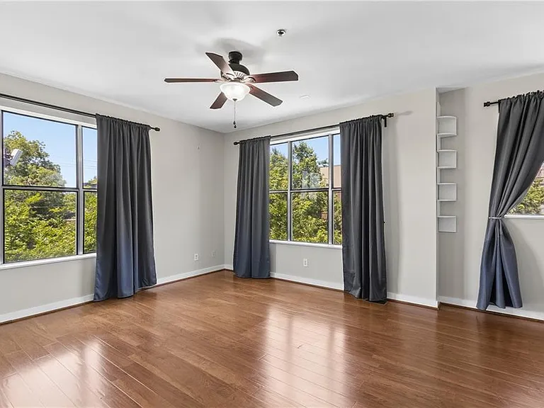 238 Walker St SW #37 — Photo 16