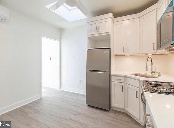 5th image of 2237 S Hobson St #2