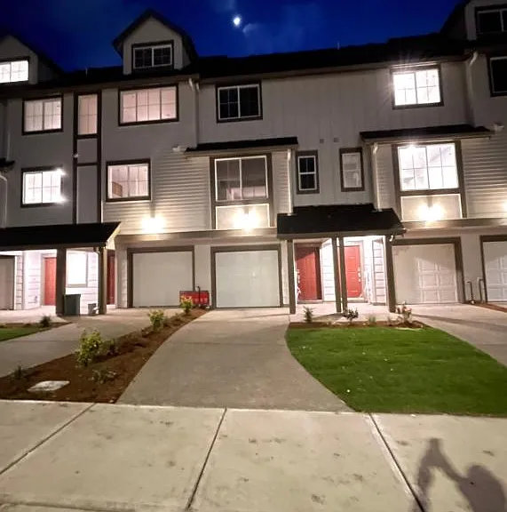 12979 SW Meadbrook Ln — Photo 1