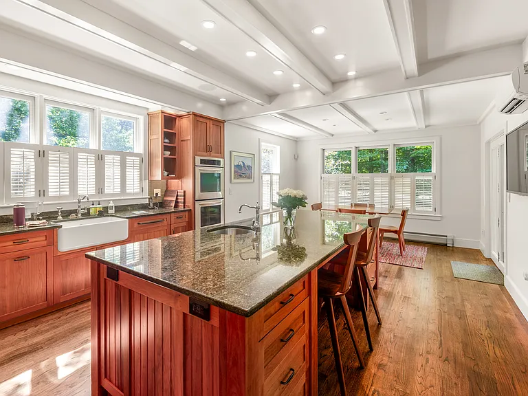 271 Thomas Pasture Rd — Photo 3
