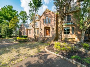 10 Dutch Lane Rd, Marlboro, NJ 07746