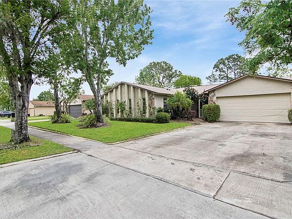 2nd image of 543 Riverwoods Cir