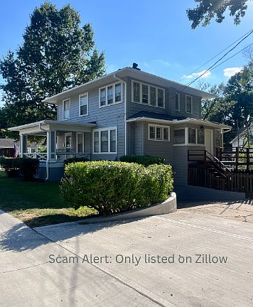 2nd image of 300 SW 3rd St