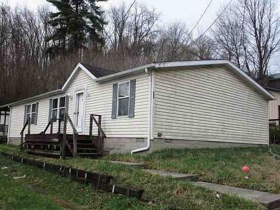 3rd image of 553 Dewey Ave