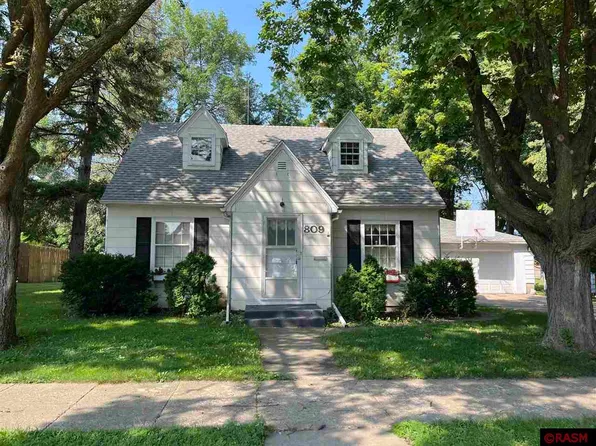 809 9th Ave N, Saint James, MN 56081