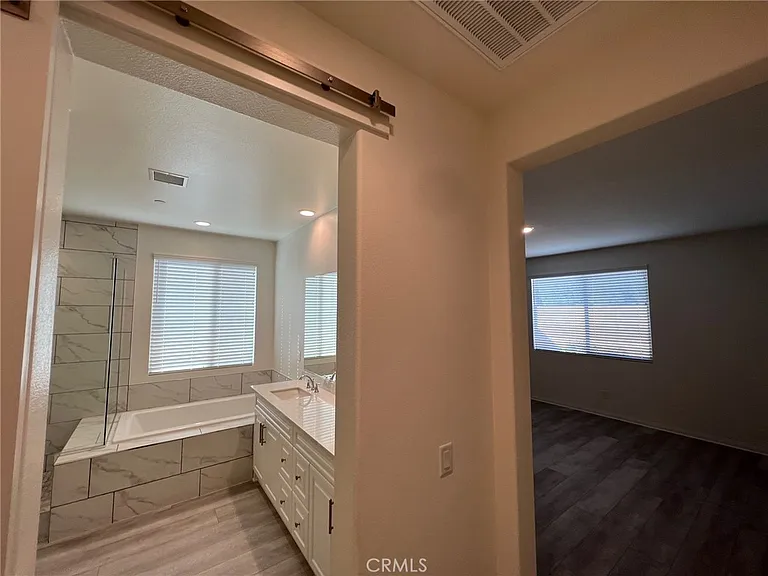 9413 Venetian Way — Photo 10