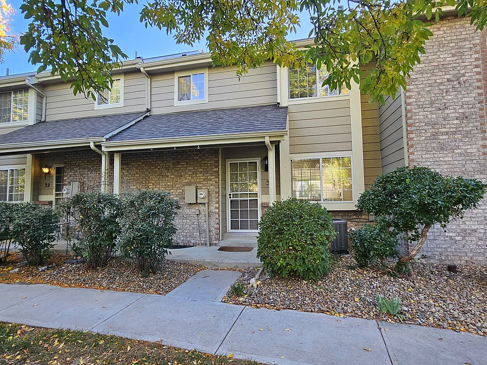 1470 S Quebec Way #33