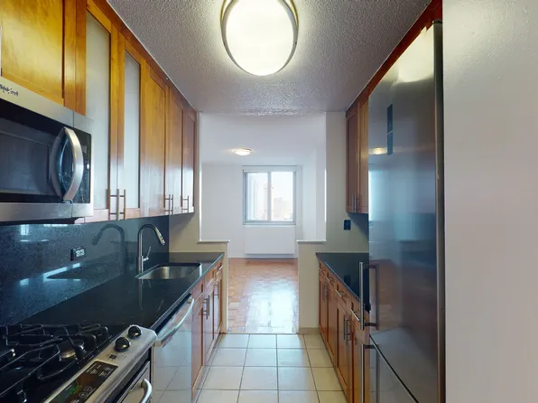 401 East 34th Street image 2 of 9