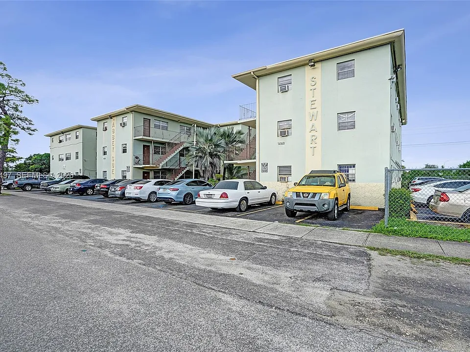 14100 NW 24th Ct #203