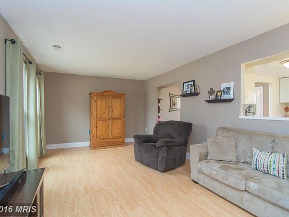 3rd image of 635 Cadbury Dr