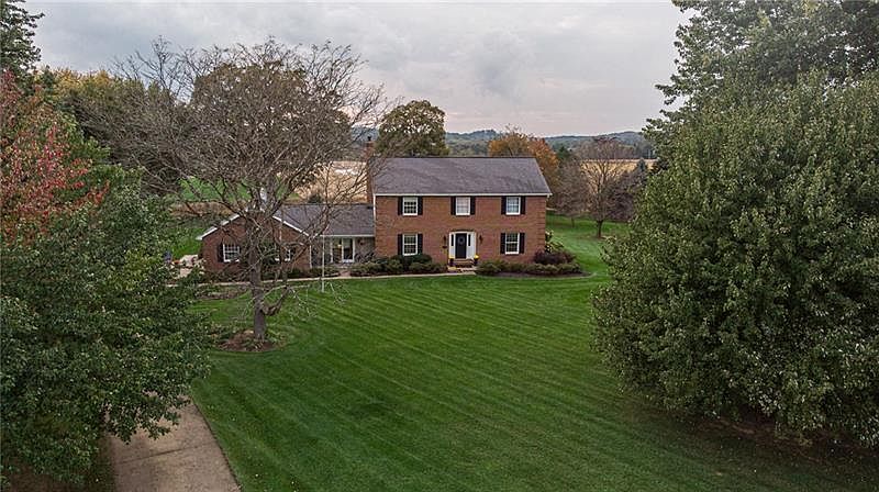 1st image of 208 Greenbriar Dr