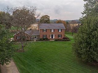 208 Greenbriar Dr, Cranberry Township, PA 16066