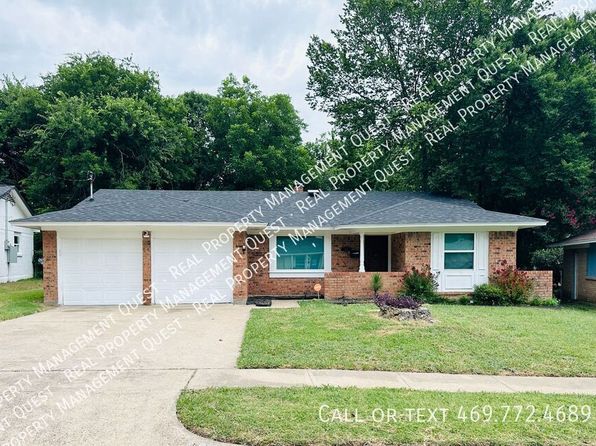 418 Falling Leaves Dr