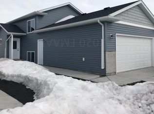 3369 Maple Leaf Loop S, Fargo, ND 58104