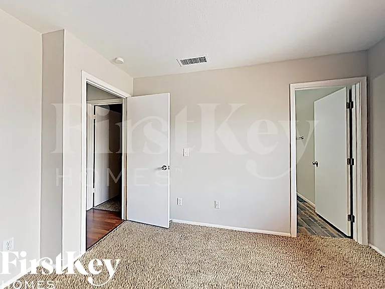 3167 W Foothill Dr — Photo 8