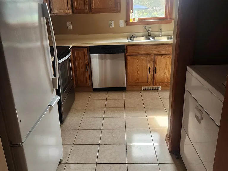 229 Central Ave — Photo 17