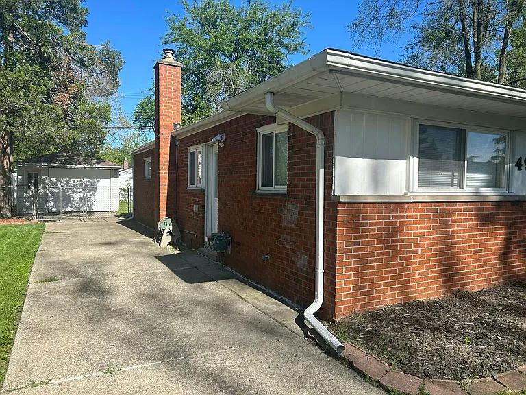 4987 Roosevelt Blvd — Photo 25