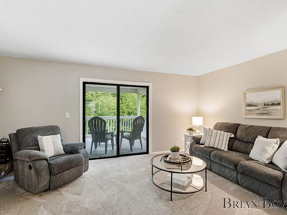 5th image of 2704 Copper Hill Dr NE