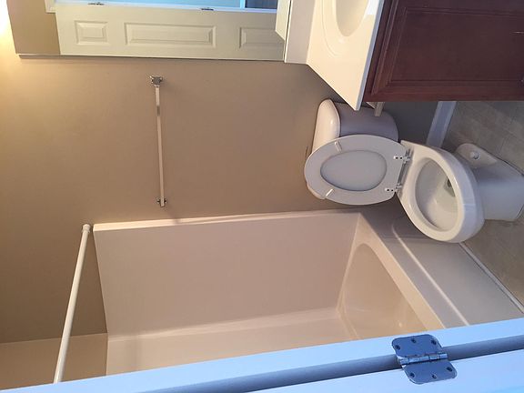 3rd image of 104 Oak Valley Cir