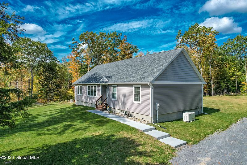 3rd image of 126 Kropp Road