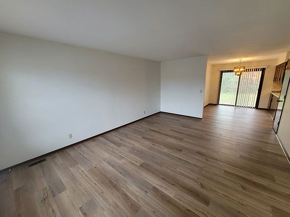 5th image of 316 Hope Ave #318