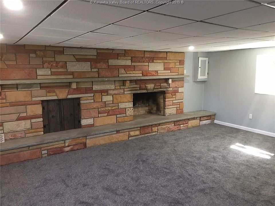 2nd image of 403 Sun Valley Dr