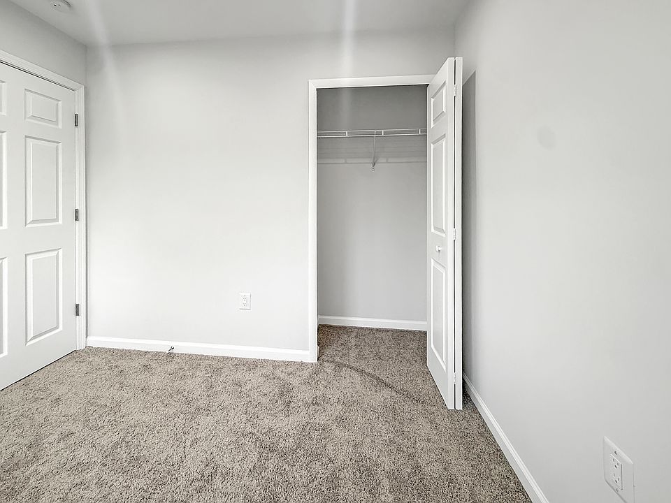 1st image of 1344 Barnaby Ter SE Room 1