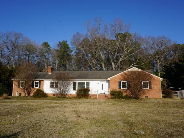 709 Chapman St, Ashland, VA 23005