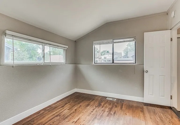 4435 N Clay St — Photo 19