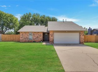 106 Peggy Dr, Elk City, OK 73644