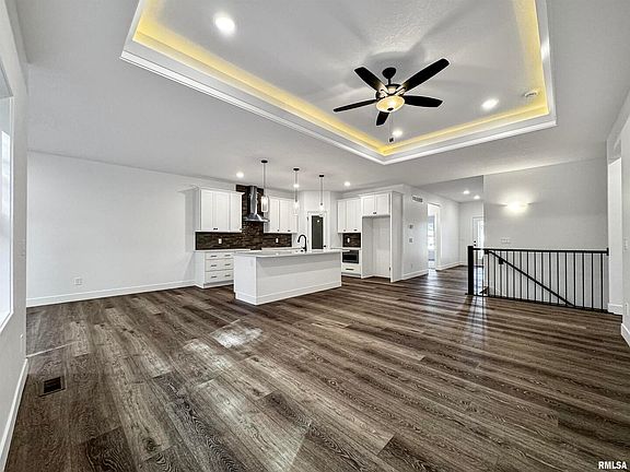 5th image of 1319 Heights Ct