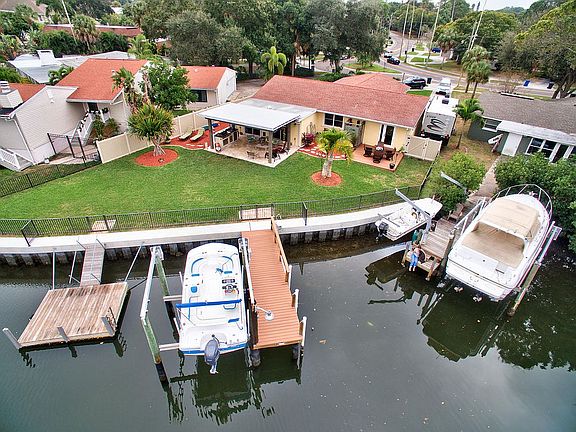 2nd image of 5427 Bayou Grande Blvd NE