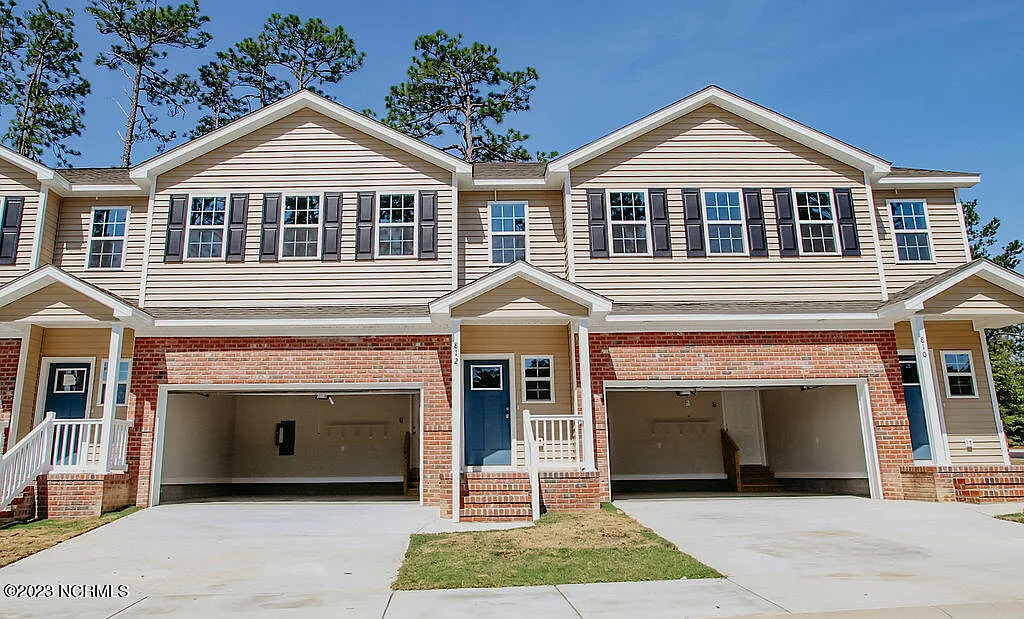3 bed, 2.5 bath, 1691 sqft, $1,975 — Photo 2