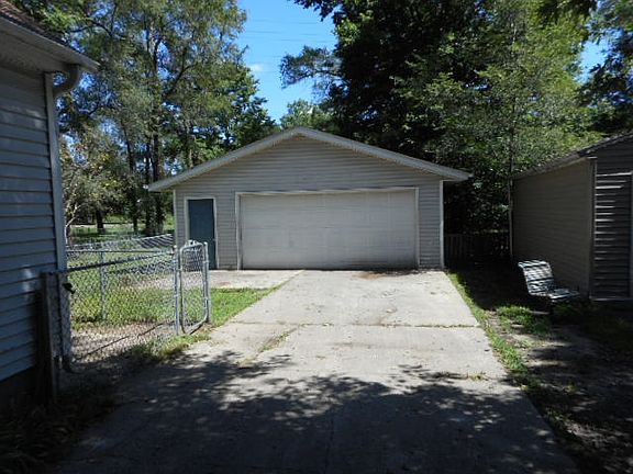 2nd image of 3018 Saner Ave