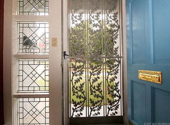 Entry:  Gorgeous glass, original hardwoods and great location in downtown Bartlesville.