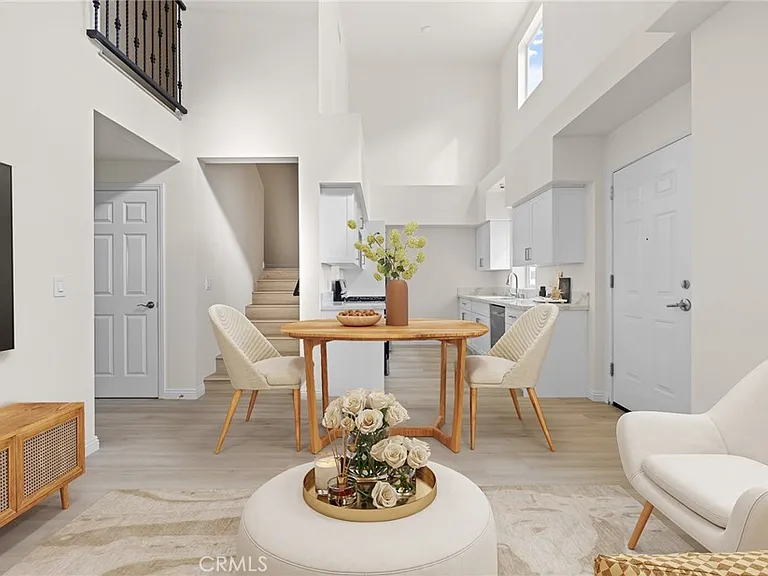 1818 S Norton Ave #409 — Photo 4